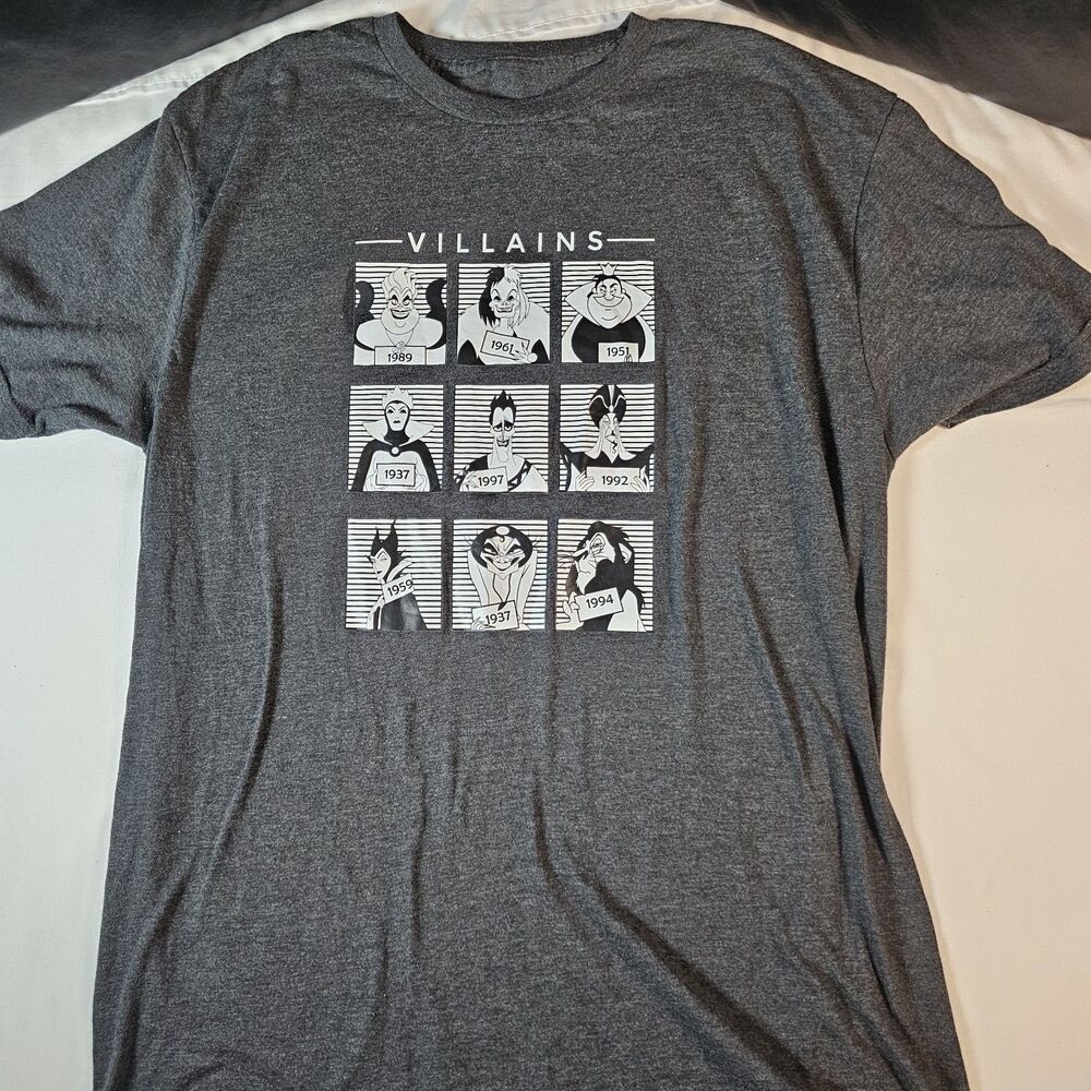 Disney Villains Mugshot Lineup Tshirt Size Large